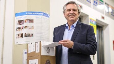 Alberto Fernández votando este domingo en Buenos Aires.