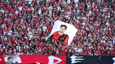 Una multitud recibió a Diego.