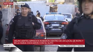 Datos oficiales informaron que los delincuentes entraron a un comercio de Larrea y La Paz y armados encerraron bajo amenazas a empleadas y clientes dentro de un probador.