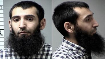 Saipov pronunció un discurso plagado de referencias religiosas y apuntando con un dedo al cielo.