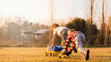 Alojar singularidades y restituir derechos en tiempos de arrasamientos subjetivos.