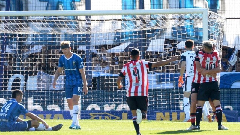 Estudiantes volvió a quedarse con el clásico.