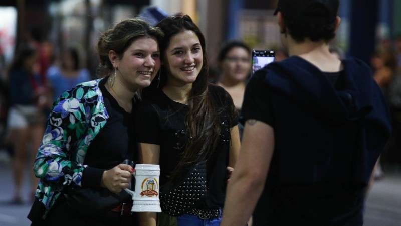 Paseo Pellegrini se transformó en una verdadera fiesta este sábado por la noche.