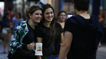 Paseo Pellegrini se transformó en una verdadera fiesta este sábado por la noche.