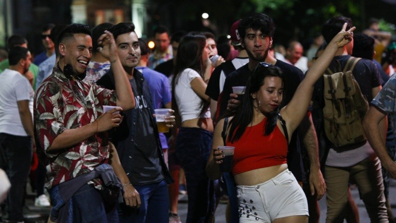 Paseo Pellegrini se transformó en una verdadera fiesta este sábado por la noche.