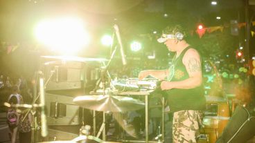 Paseo Pellegrini se transformó en una verdadera fiesta este sábado por la noche.