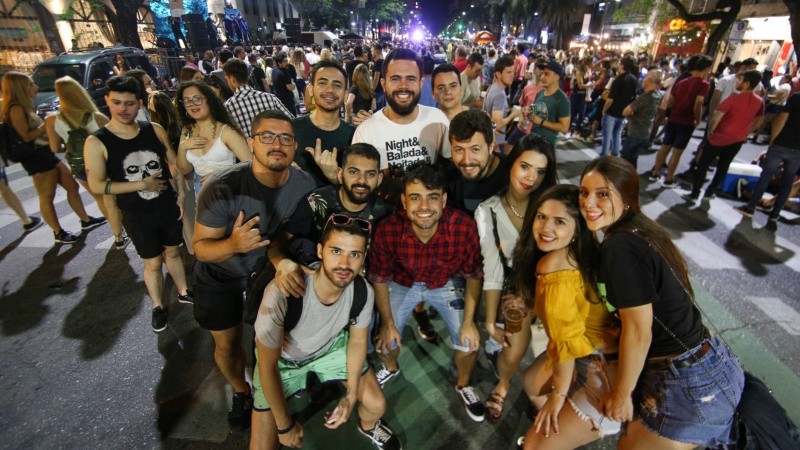 Paseo Pellegrini se transformó en una verdadera fiesta este sábado por la noche.