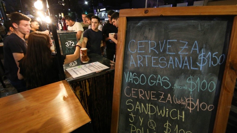 Paseo Pellegrini se transformó en una verdadera fiesta este sábado por la noche.