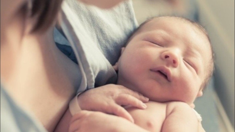 Varios países europeos están tomando medidas monetarias para que crezca la natalidad.