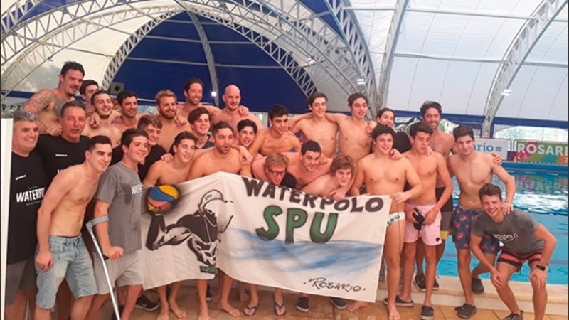 El equipo de Sportsmen festejó la clasificación a la final.