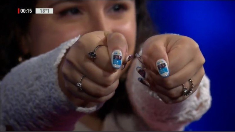 Tributo a Alberto y Cristina con uñas esculpidas.