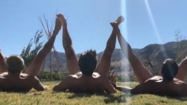 Según su creador la práctica ayuda a la prevención de hemorroides.