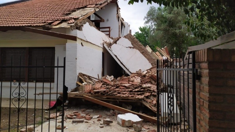 Se derrumbó parte de una casa en General Paz 2132, Funes.