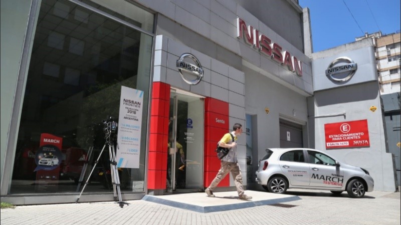 Del concesionario Nissan se llevaron más de 2,5 millones de pesos.