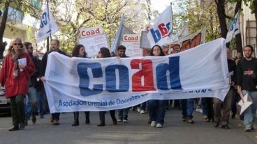 Los profesores de la UNR nucleados en Coad se suman al paro de este viernes.