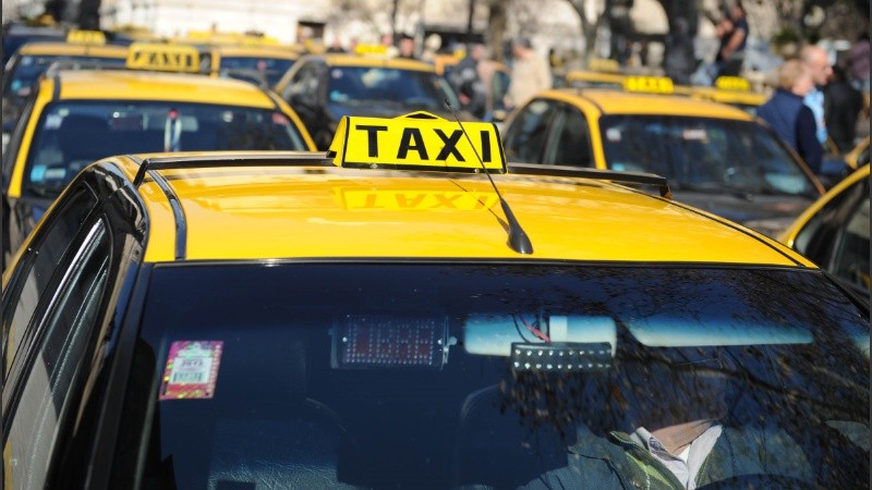 Los taxistas evaluaban realizar un paro.