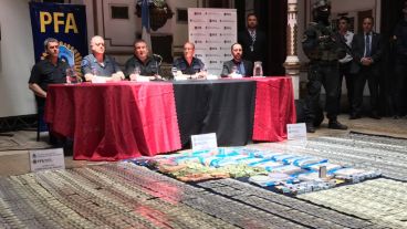 Roncaglia brindó una conferencia de prensa en 9 de Julio al 200.