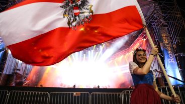 Postales de la noche inaugural de la fiesta de Colectividades.