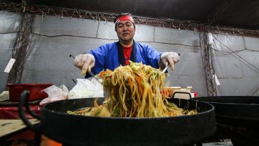 Postales de la noche inaugural de la fiesta de Colectividades.