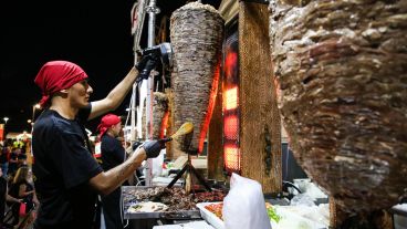 Postales de la noche inaugural de la fiesta de Colectividades.