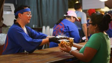 Postales de la noche inaugural de la fiesta de Colectividades.