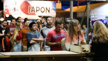 Postales de la noche inaugural de la fiesta de Colectividades.