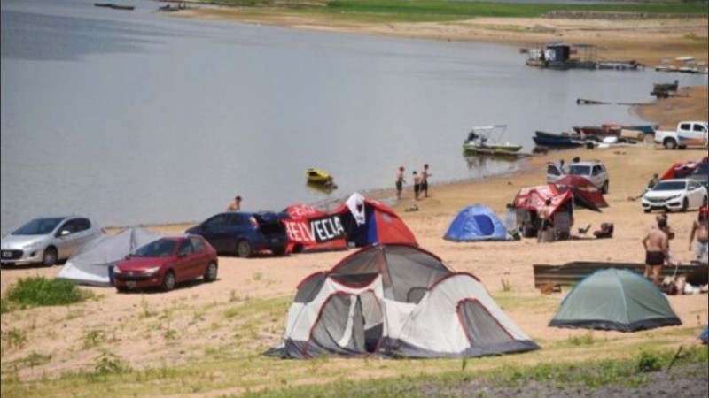 La Costanera de Asunción, donde acampan los hinchas sabaleros.
