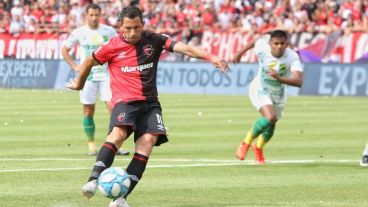 Maxi le pegó fuerte y marcó el 1-0 en el Coloso.