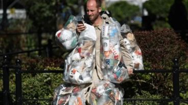 El activista busca gente para que lo acompañe en "su viaje".