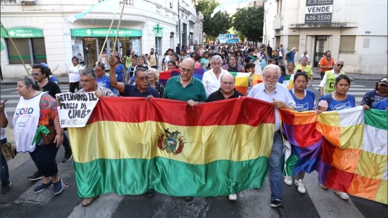 Marcha en Rosario contra el golpe en Bolivia.