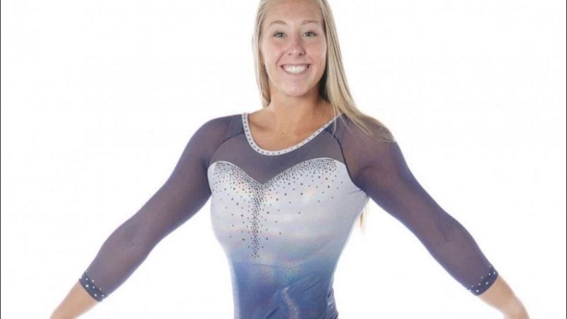 La joven cayó durante un ejercicio de entrenamiento de rutina en las barras asimétricas.