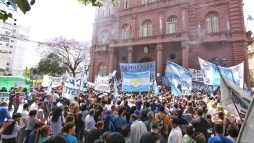 El martes habrá manifestación frente al Palacio Municipal de Rosario.