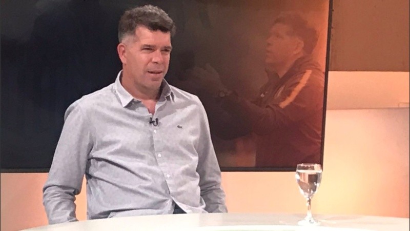 El Rifle estuvo en De 12 a 14 contando todo lo que vivió. 