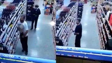 El ladrón quedó grabado en los dos robos que cometió en el supermercado.
