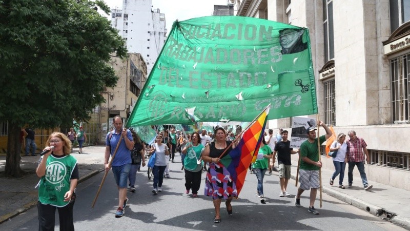 Los reclamos laborales coparon las calles de Rosario.