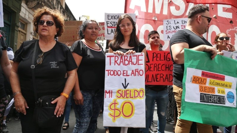 Los reclamos laborales coparon las calles de Rosario.