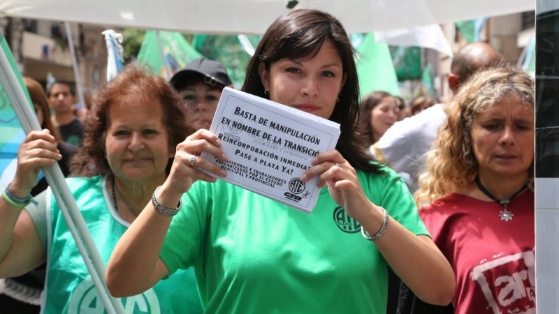 Los reclamos laborales coparon las calles de Rosario.