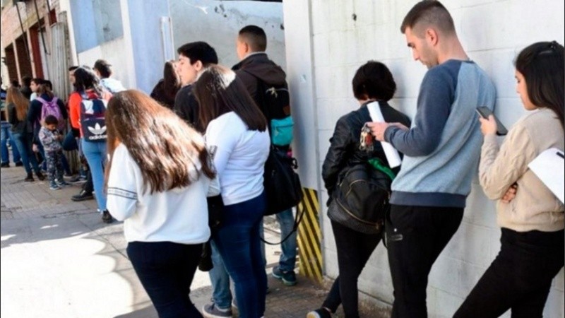 La tasa de desempleo subió entre abril y junio un punto porcentual frente a igual período de 2018, cuando había anotado un 9,6%.