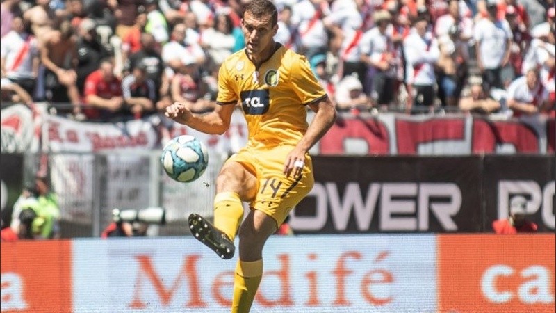 Novaretti fue uno de los pilares defensivos canallas en el Monumental.