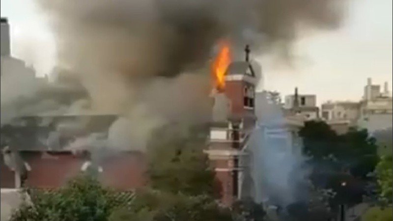 Una de las últimas iglesias que ardió en Santiago.