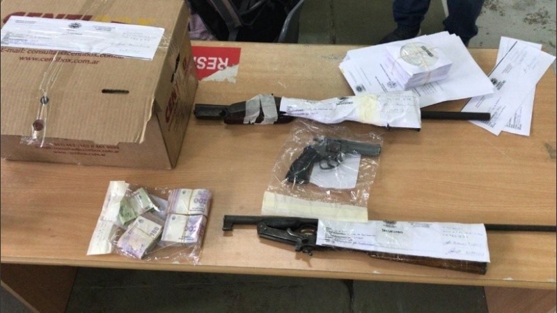 En los procedimientos incautaron elementos probatorios y hasta armas.