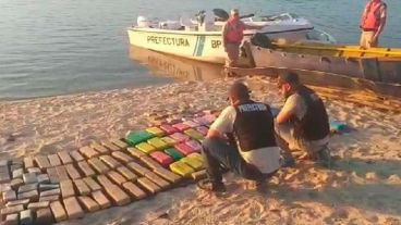 Prefectura Naval decomisó la droga que era trasladada por el río.