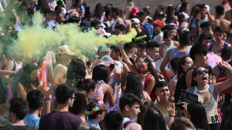 El banderazo estudiantil de este año en el Monumento.