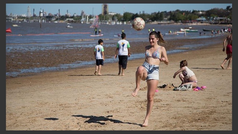 El domingo será caluroso y el lunes podría llegar con tormentas.