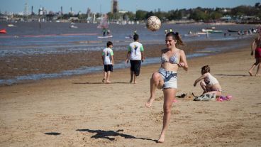 El domingo será caluroso y el lunes podría llegar con tormentas.