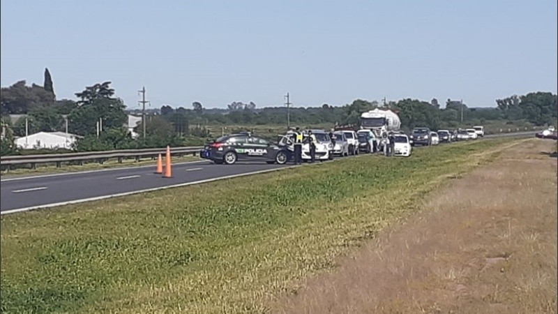 El auto despistó este domingo en autopista.
