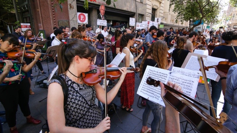 Rossini, Márquez y Gianneo para reclamar por trabajo digno.