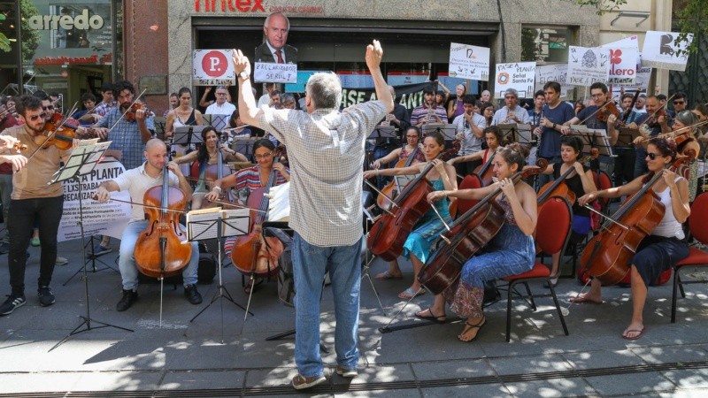 Rossini, Márquez y Gianneo para reclamar por trabajo digno.