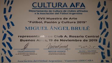 En el evento se entregaron diplomas a los artistas que formaron parte de la muestra, entre ellos: Miguel Ángel Brulé.