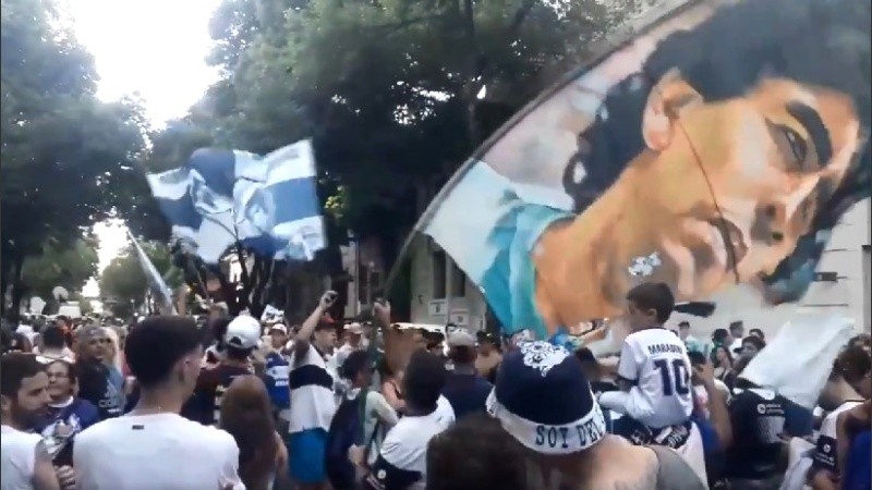 Además de la marcha, explotó el hashtag #DiegoVaAVolver.